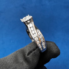 Round Cut 1.0CT E VS1 Lab Diamond Engagement Ring for Women